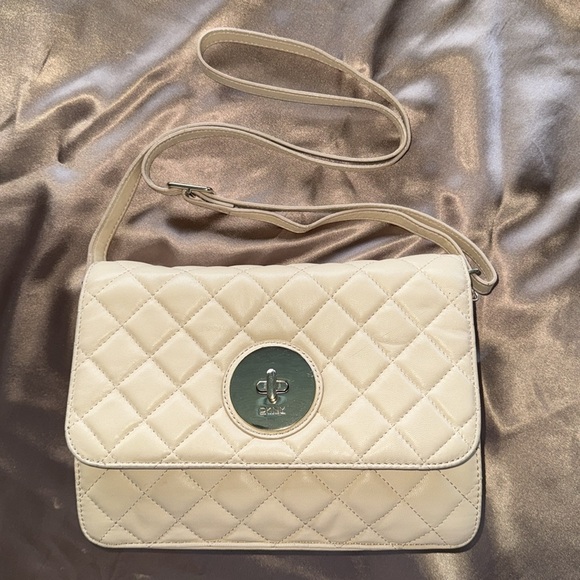 DKNY Donna Karan Cream Leather Quilted Bag Gold Hardware Detachable Strap - Picture 1 of 14